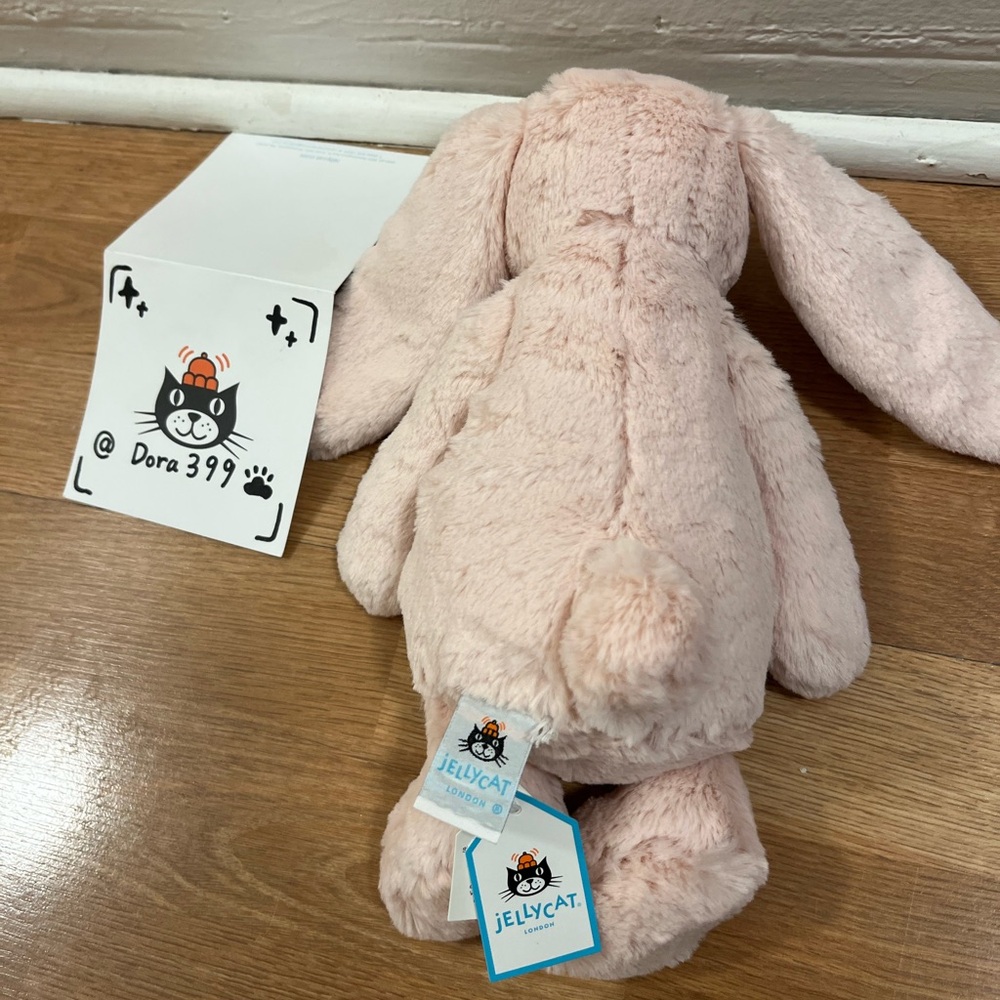 Jellycat Authentic Bashful Blush Bunny Medium Size New with tag - Picture 2 of 4